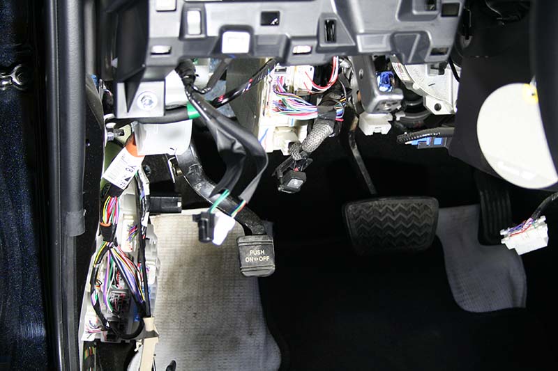 Toyota Camry переустановка охранной системы